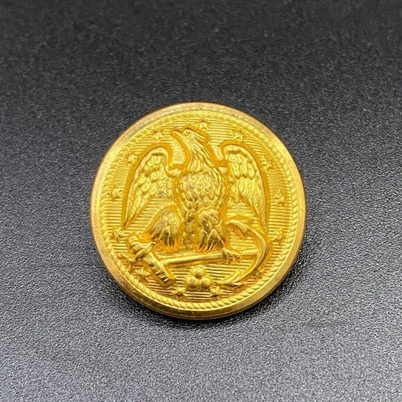 Navy Gold Tone Eagle with Anchor Waterbury Button Conn. Replacement Button (a1) - Picture 1 of 3